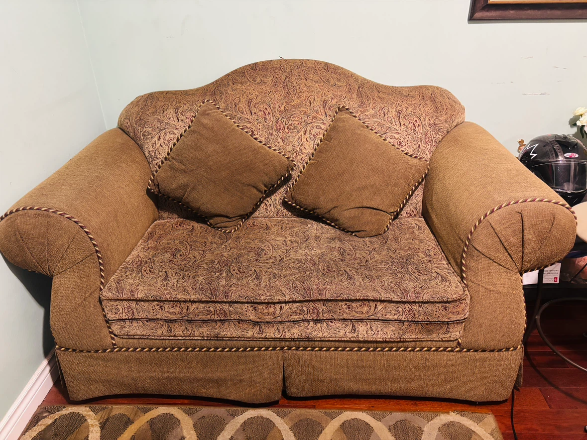 Brown patterned loveseat with throw pillows - photo 3
