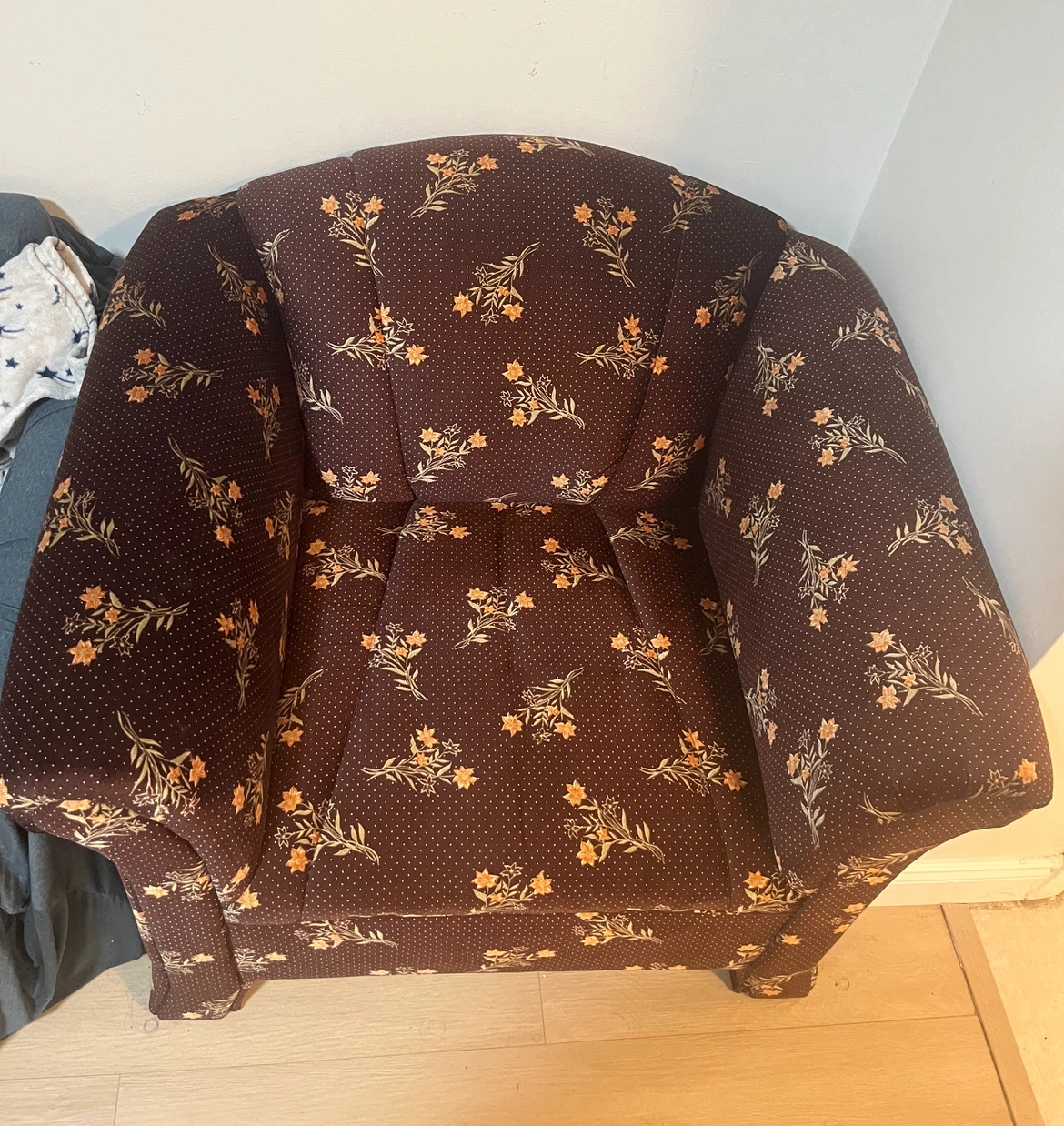 Floral Love-seat and accent chair - photo 2