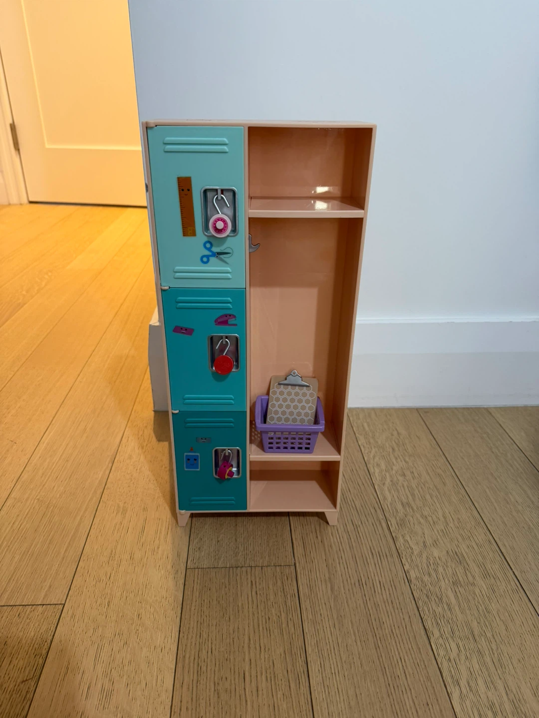 Doll Locker with Accessories - photo 2