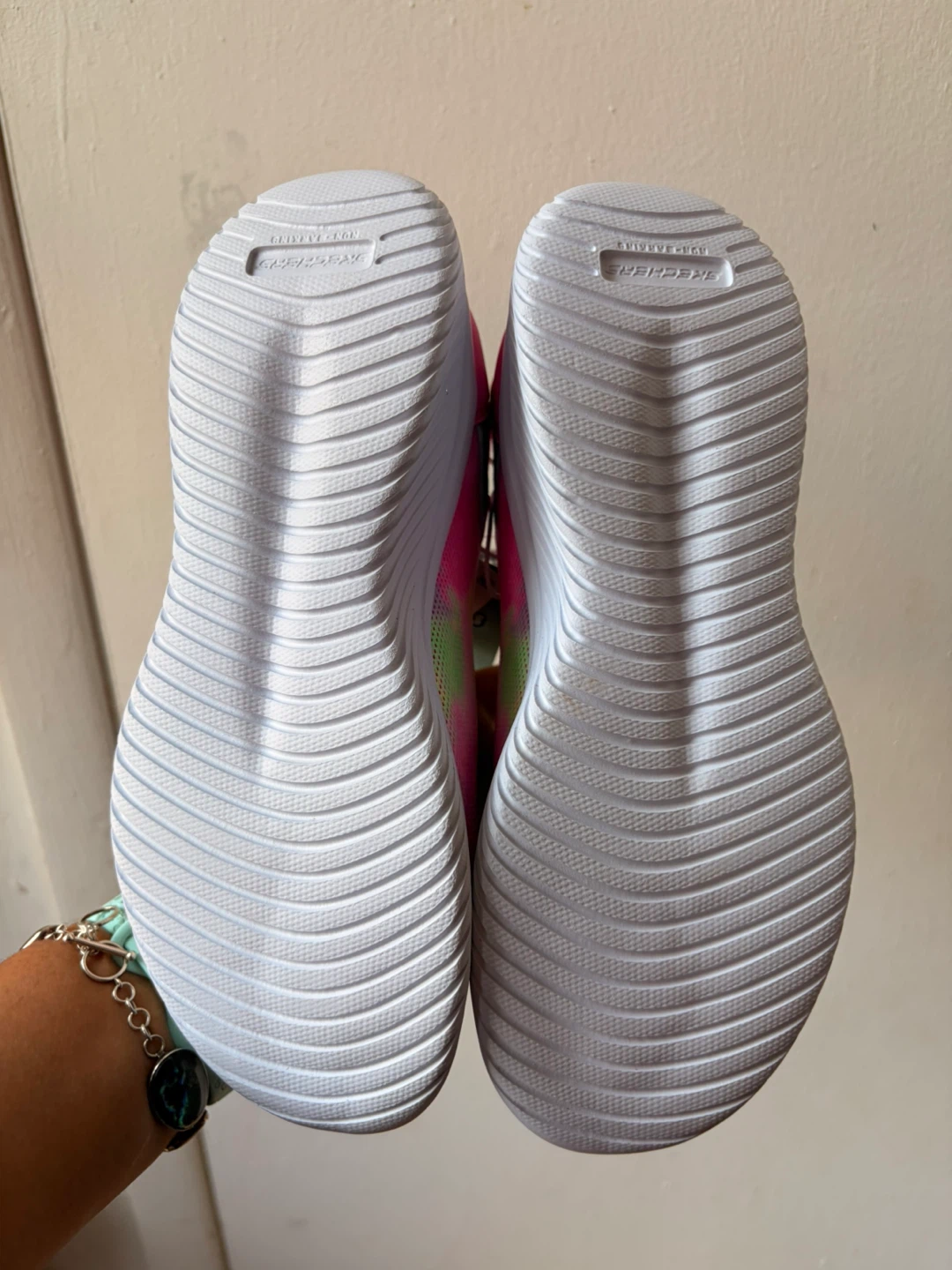 New Skechers size 3 - photo 3