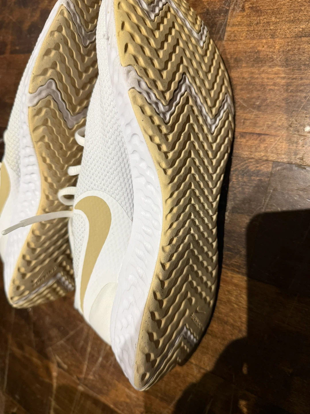 Nike Revolution 5 Running Shoes White/Gold