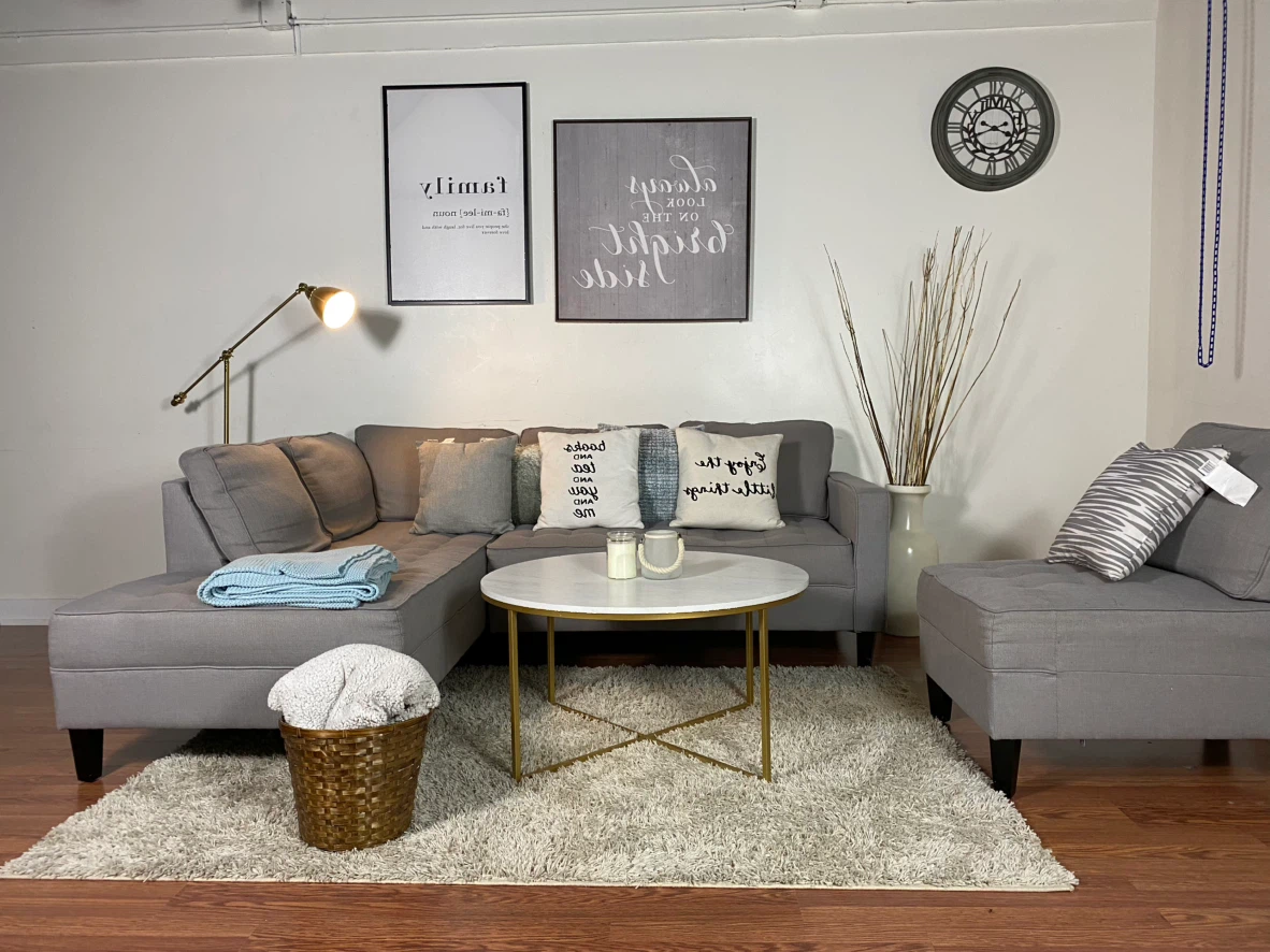 Nice sectional comes into 3 parts (We deliver) - photo 4