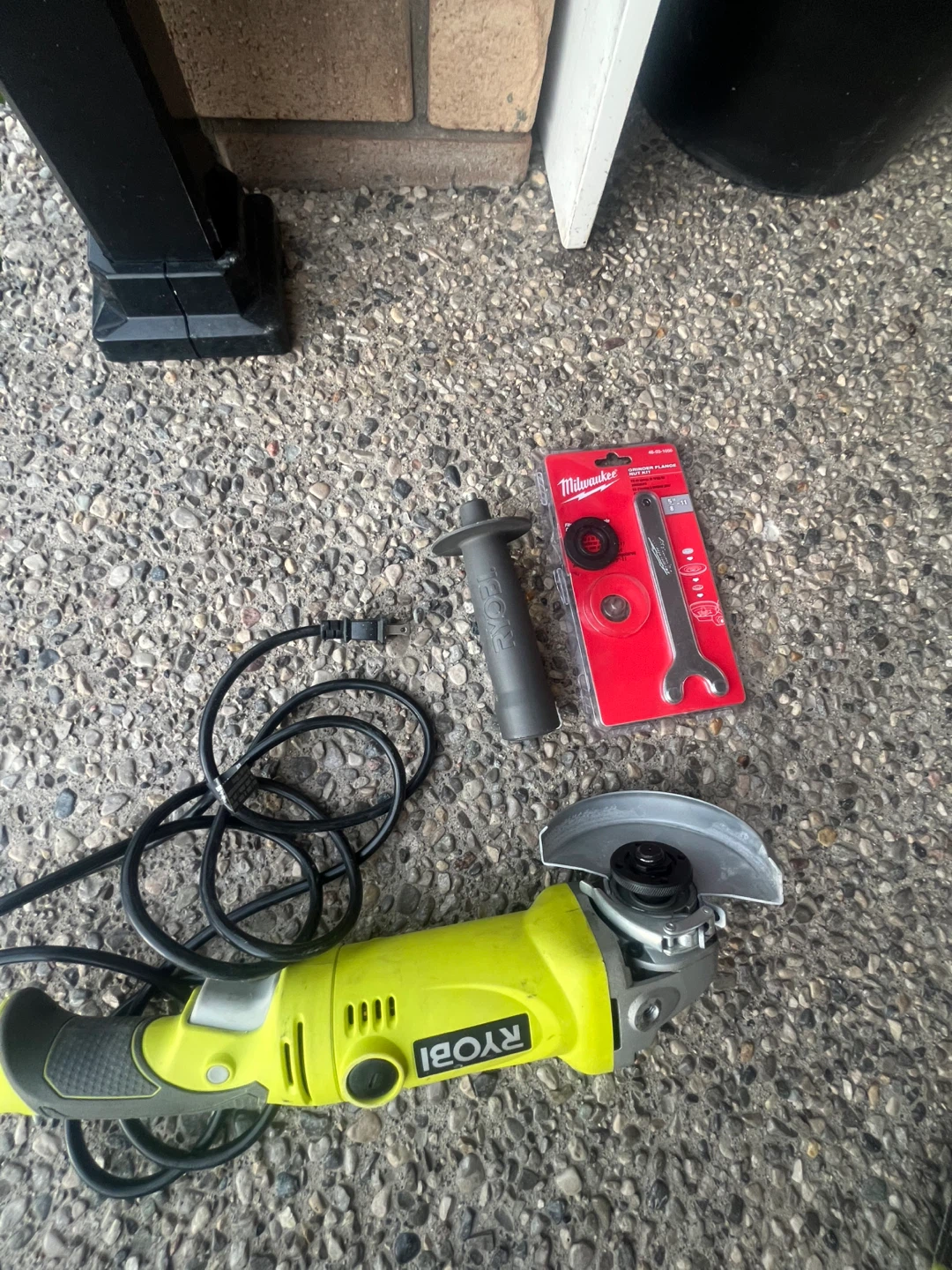 Ryobi 4 1/2 inch Angle Grinder with Rotating Rear Handle - photo 2