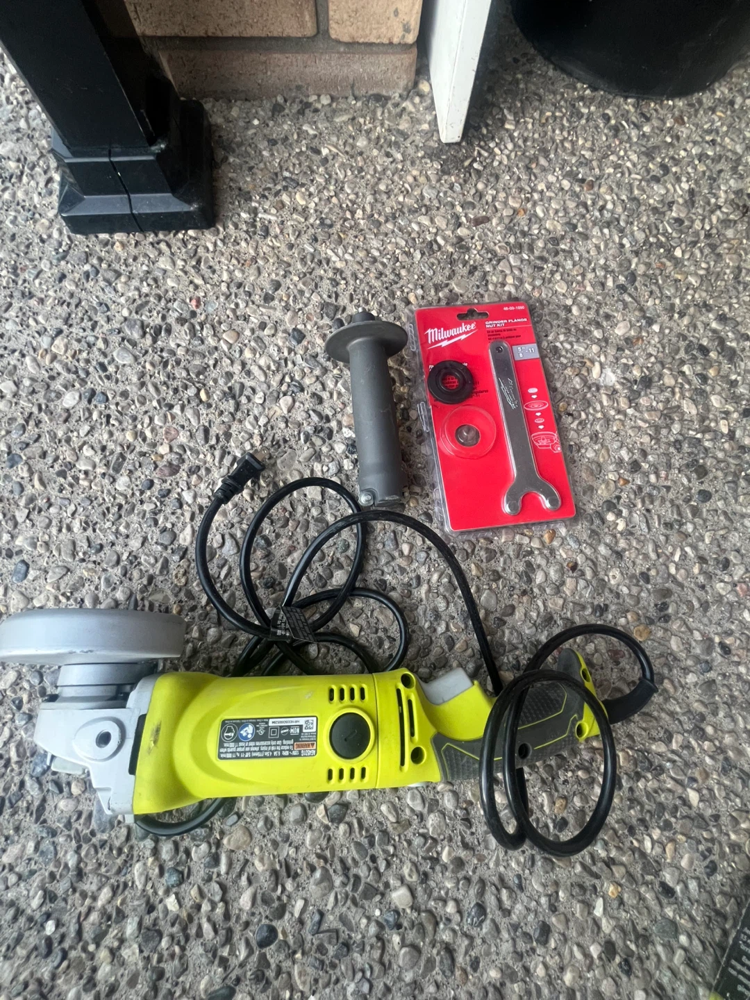 Ryobi 4 1/2 inch Angle Grinder with Rotating Rear Handle - photo 3