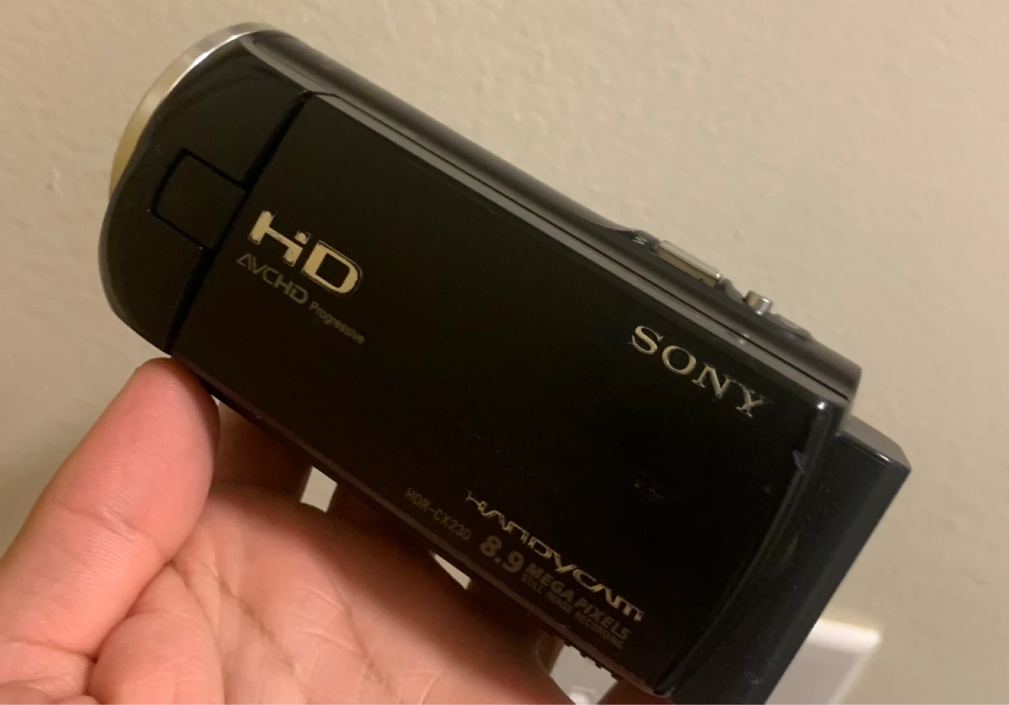 Sony Handycam HDR-CX230 Camcorder - photo 4