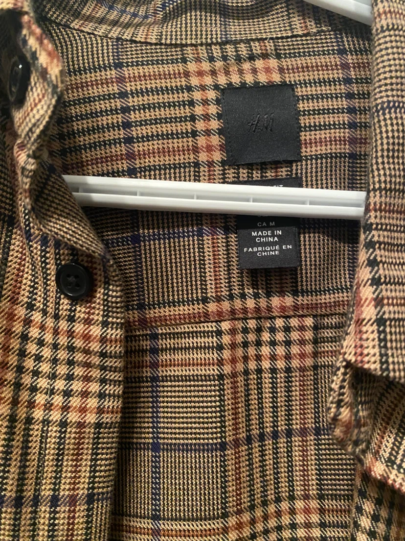 H&M Plaid Button-Up Shirt - Size Medium - photo 2
