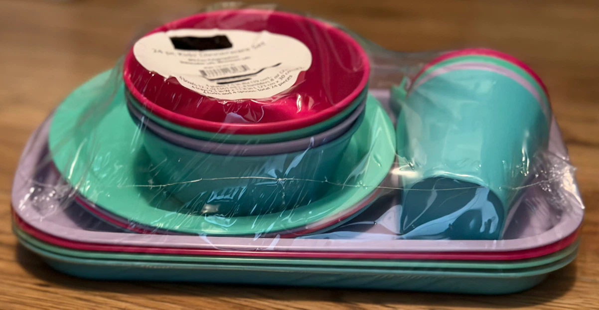 24 pc Kids' Dinnerware Set - photo 2