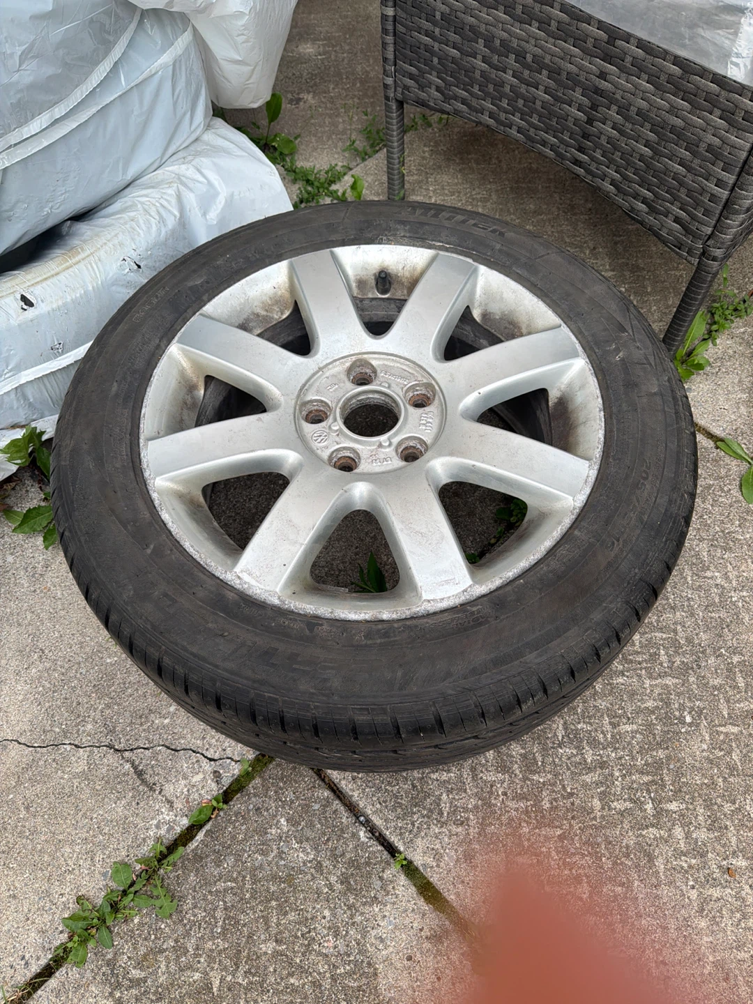 Volkswagen Alloy Wheel with Tire - photo 3