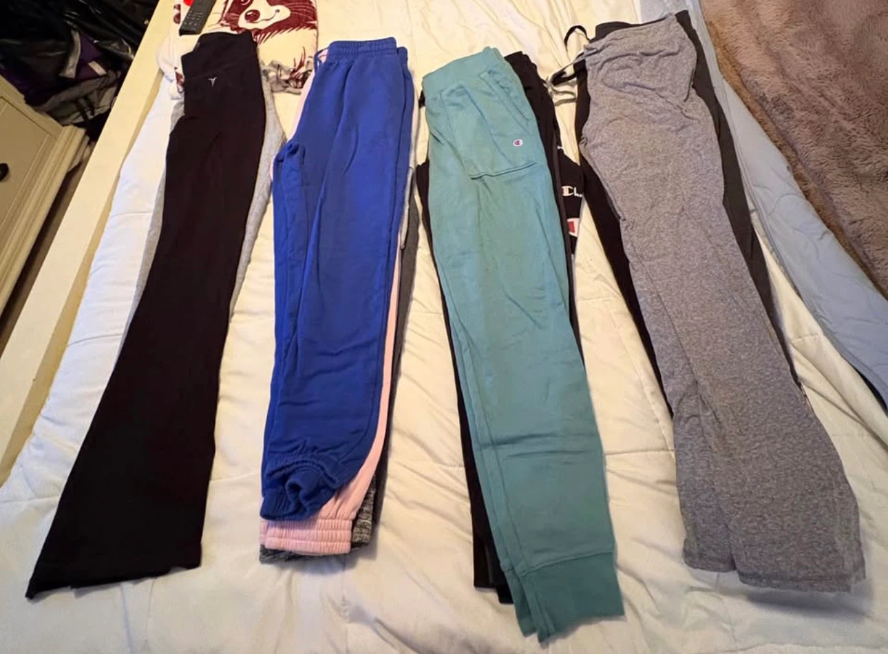 Bundle of Women's Sweatpants and Leggings