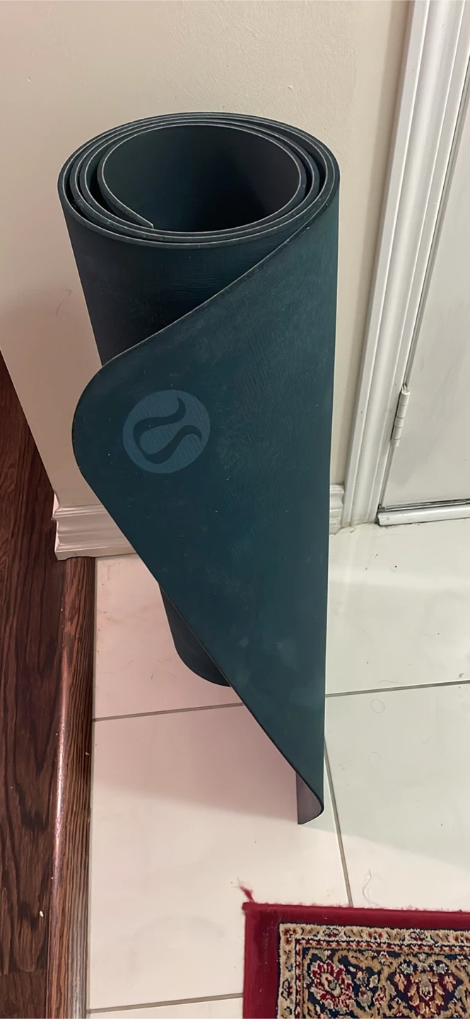 Lululemon Yoga Mat - photo 3