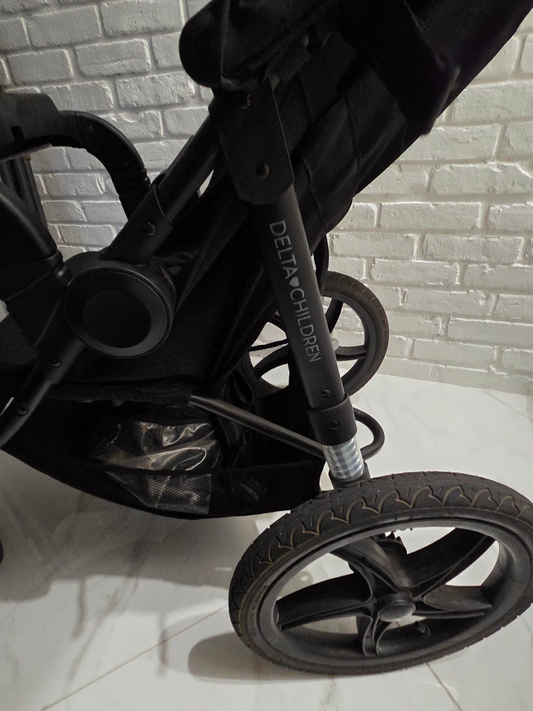 Delta Children Urban LX Jogging Stroller - photo 4
