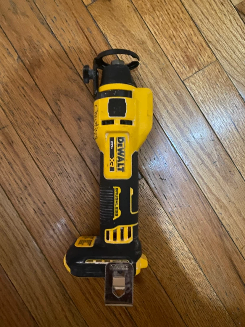 DeWalt 20V XR Brushless cut panel Yeso - photo 5