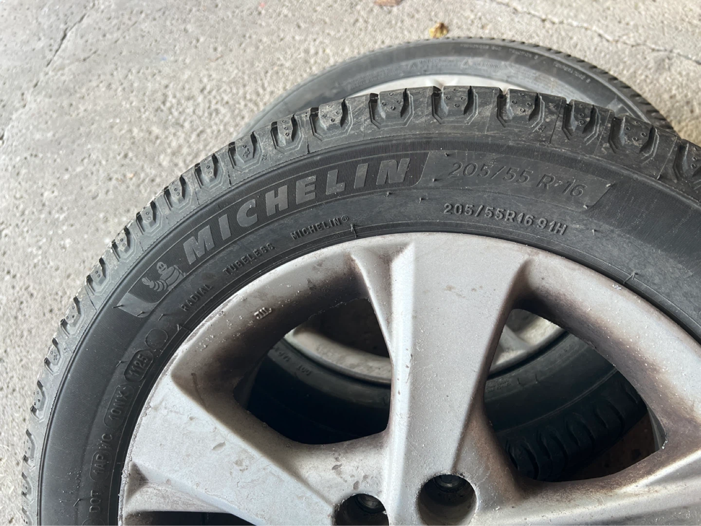 Michelin Defender 2 205/55 R16 with Toyota Rims - photo 2