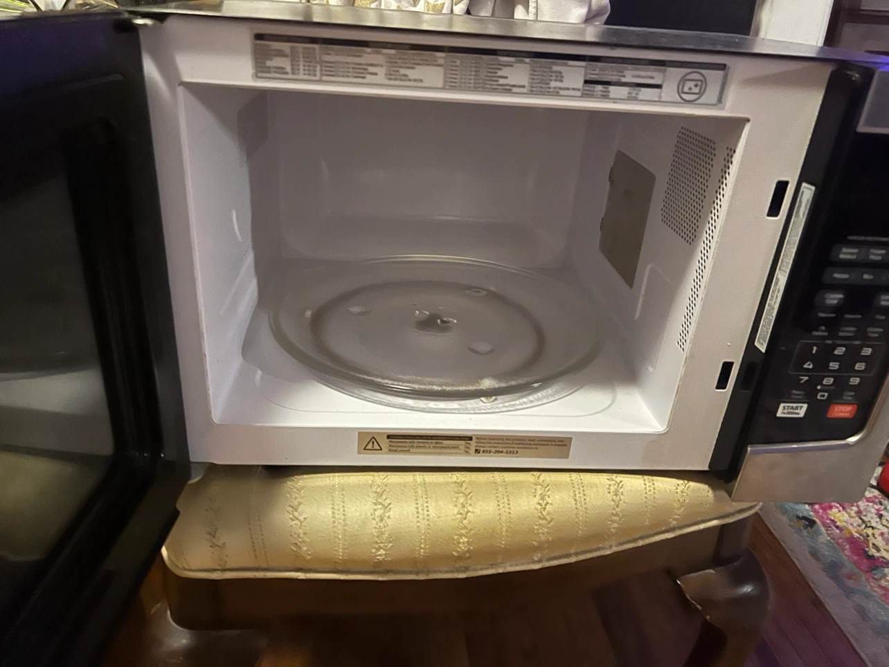 Toshiba Microwave - photo 2
