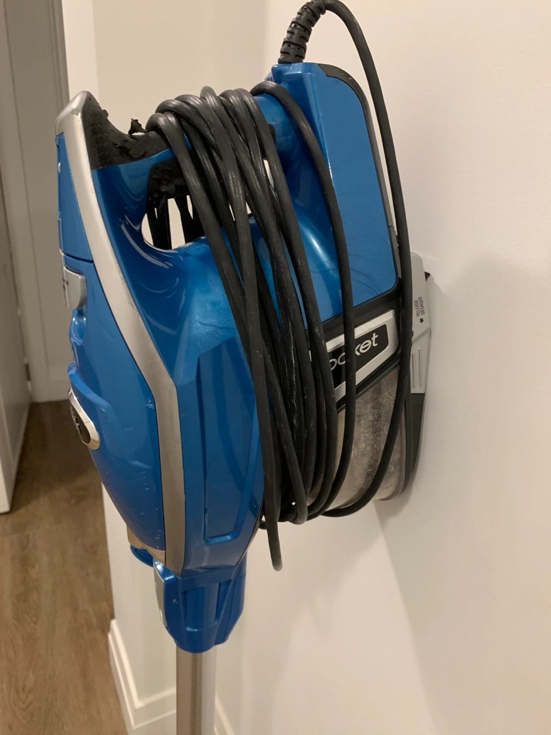Shark Rocket Self-Cleaning Brushroll Vacuum - photo 2