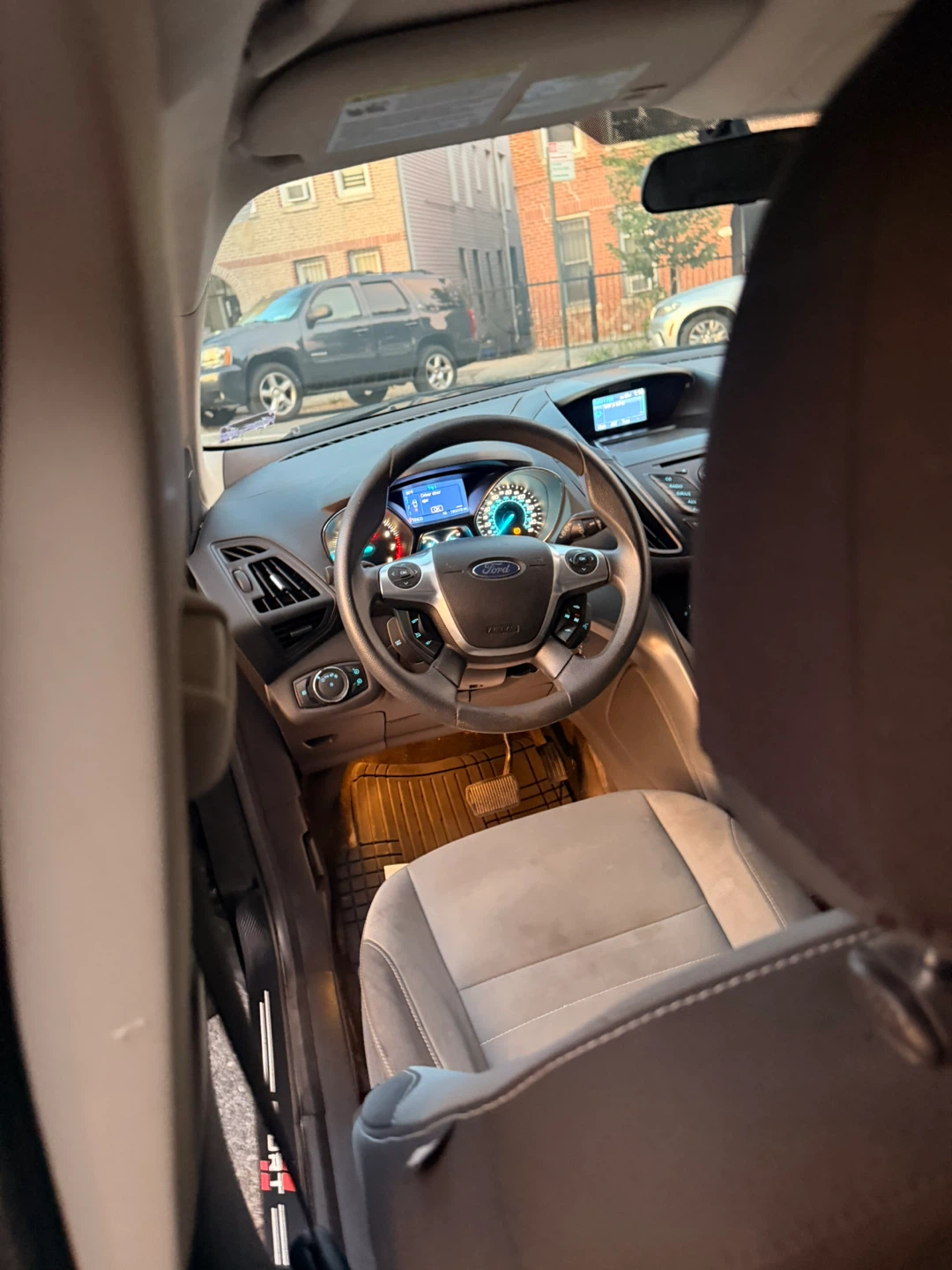 Ford Escape - photo 3
