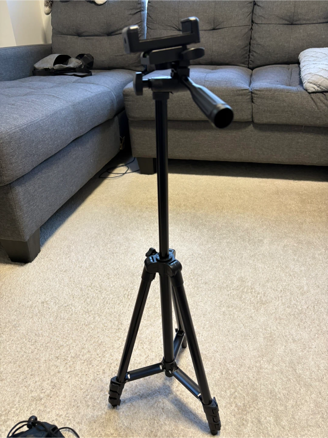 New ZOMEI 50.6” Aluminum Phone Tripod with Carry Bag - photo 2