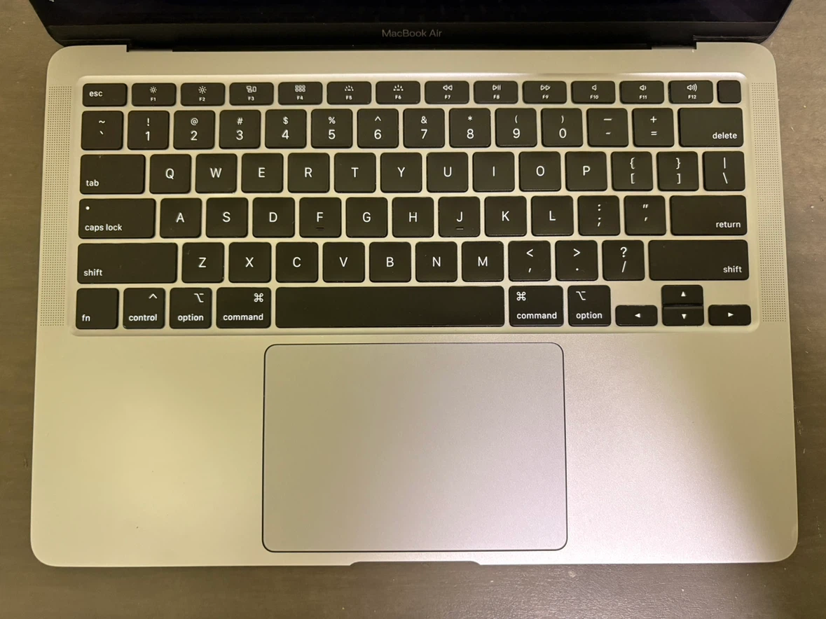 MacBook Air 2020, Intel i3, 13 inch - photo 3