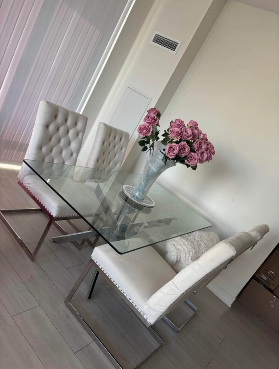 Glass Dining Table with 4 Tufted Velvet Chairs - photo 2