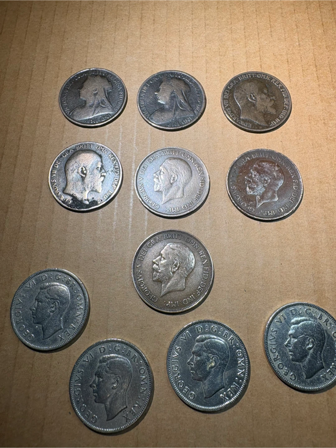 Collection of 11 Vintage British Pennies and Shillings - photo 2