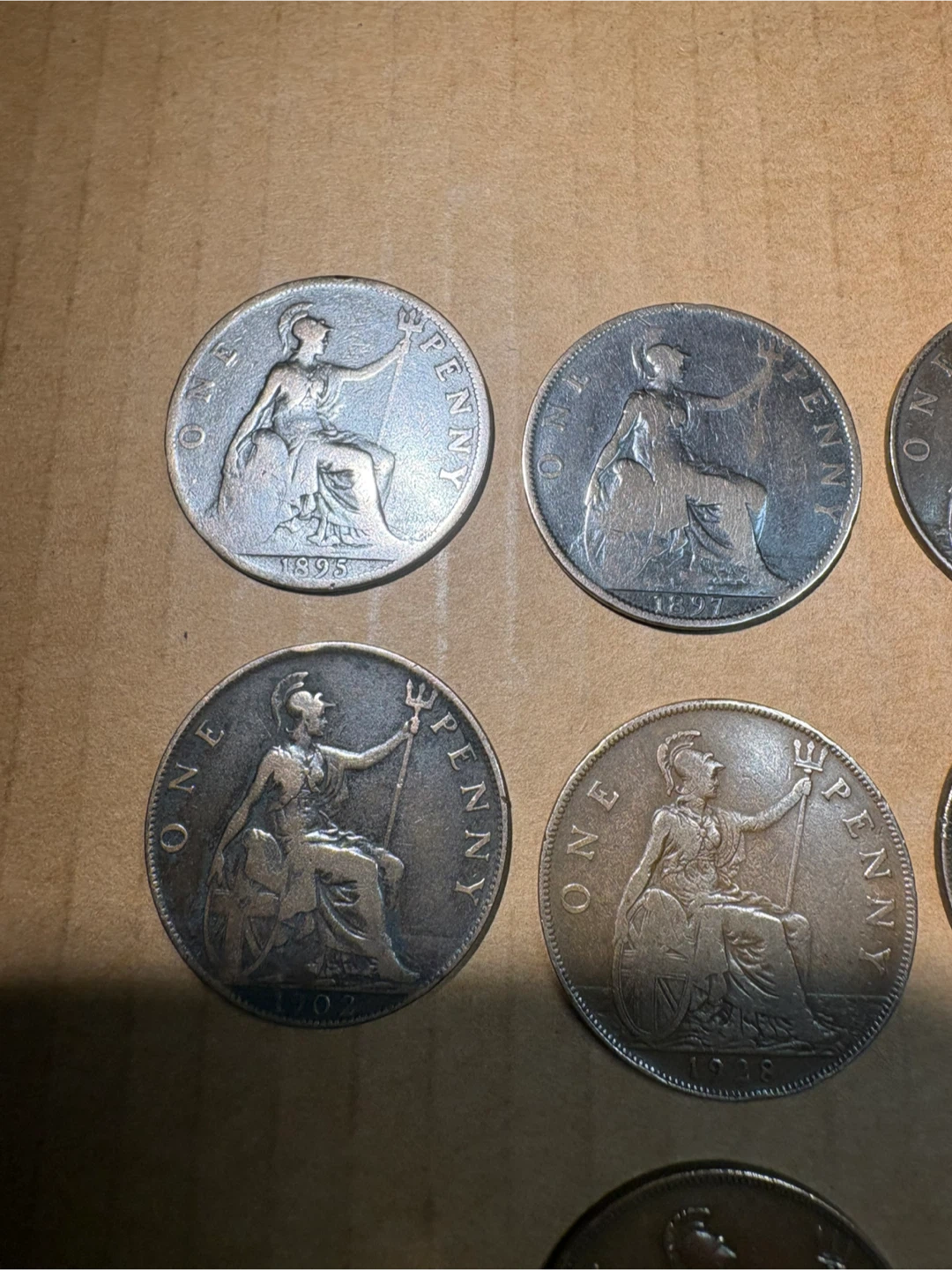 Collection of 11 Vintage British Pennies and Shillings - photo 3