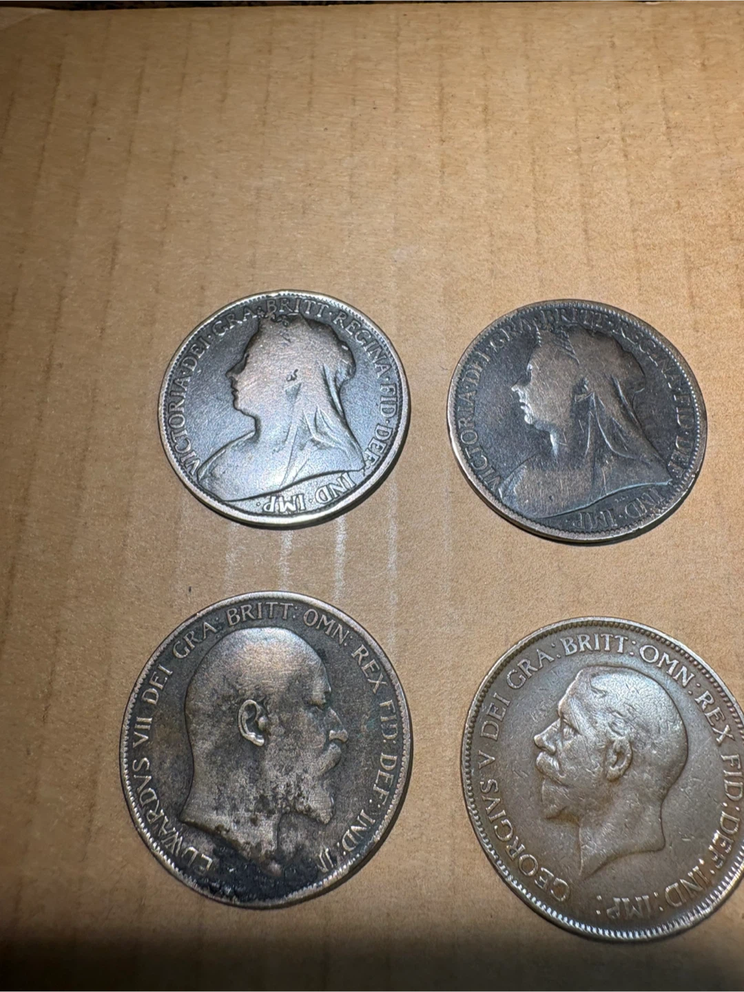 Collection of 11 Vintage British Pennies and Shillings - photo 4