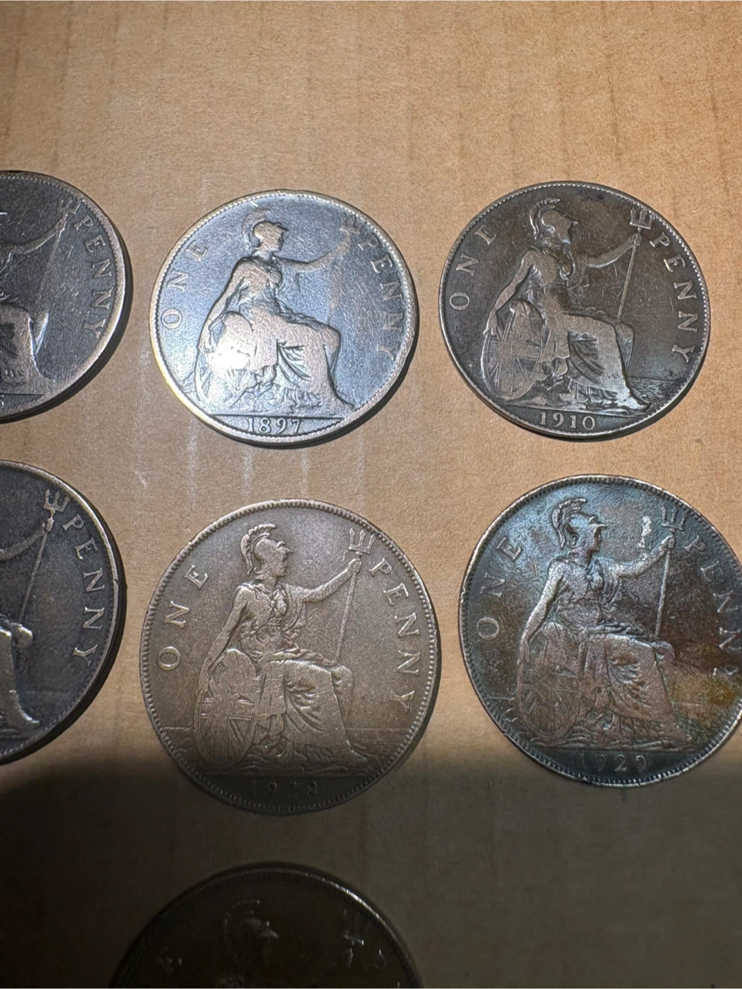 Collection of 11 Vintage British Pennies and Shillings - photo 5