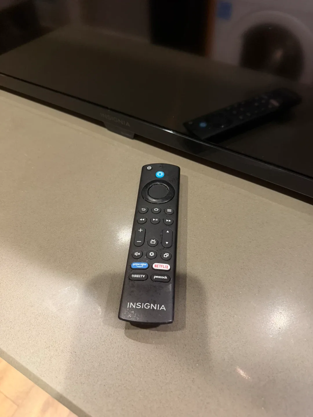 Insignia 42-inch Smart TV - photo 3