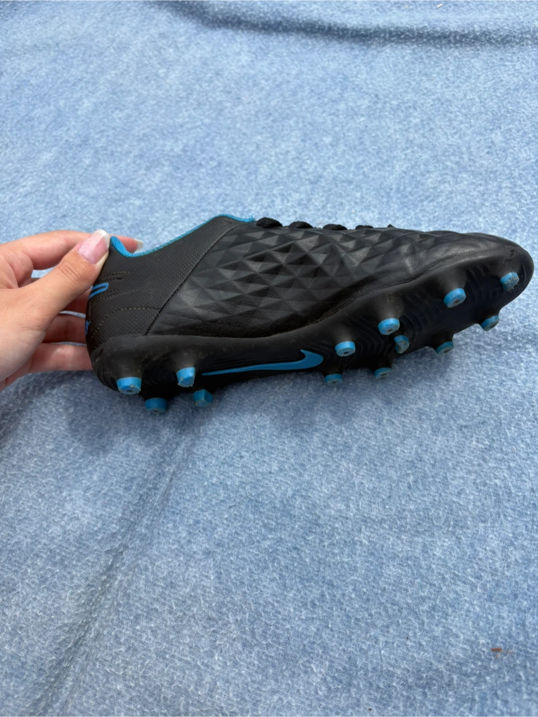 Nike Tiempo Soccer Cleats & Uhlsport Shin Guards - photo 2