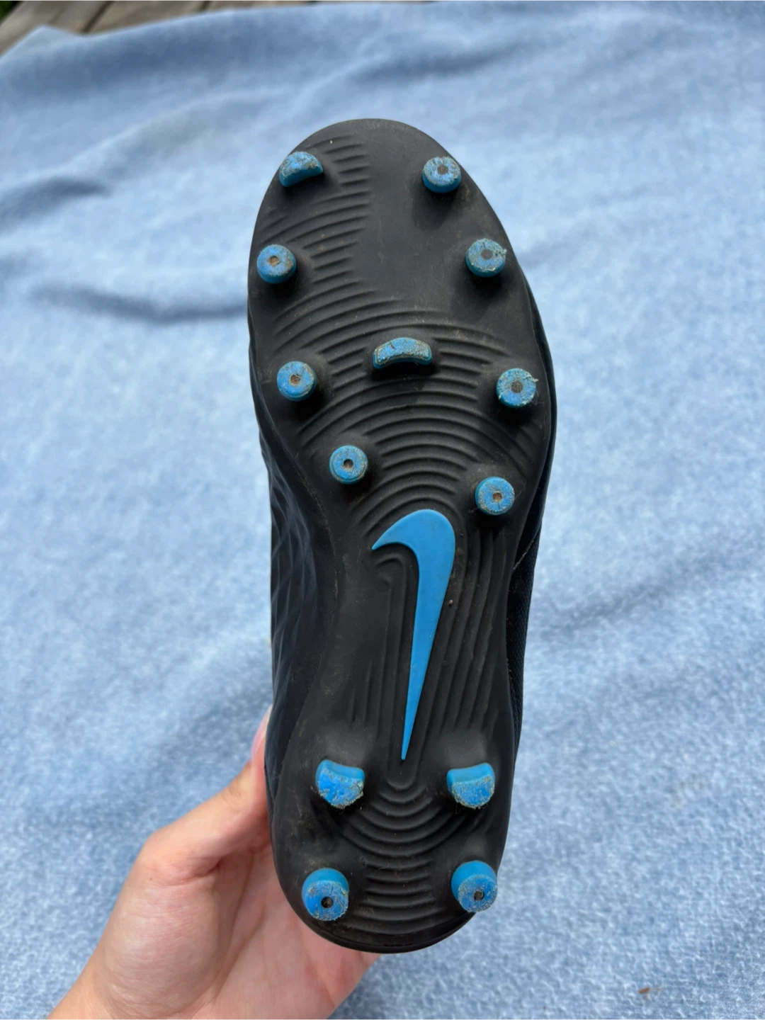 Nike Tiempo Soccer Cleats & Uhlsport Shin Guards - photo 3