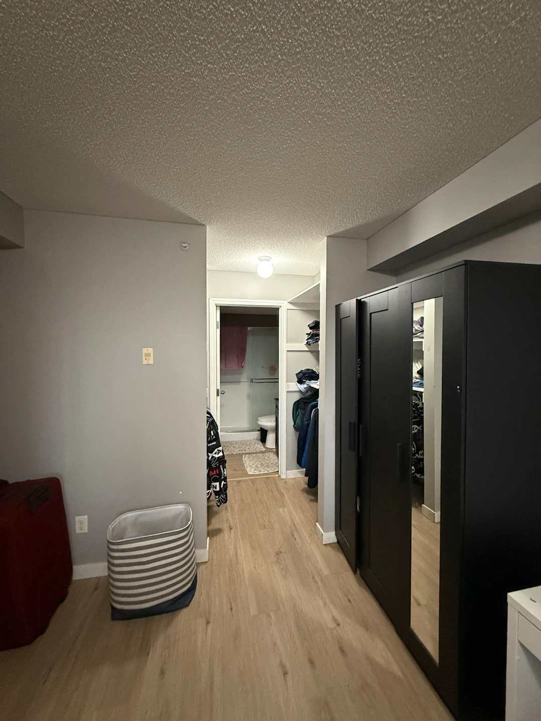 Shared Room for Rent (female) - photo 2