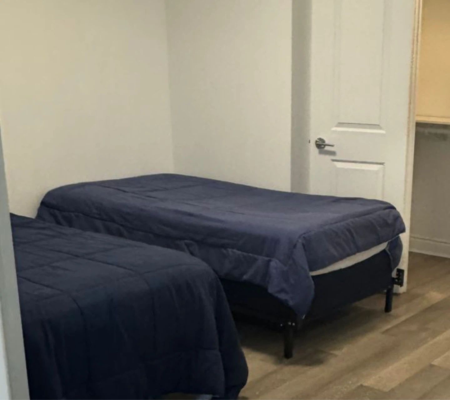 Selling mattress with box and stand
