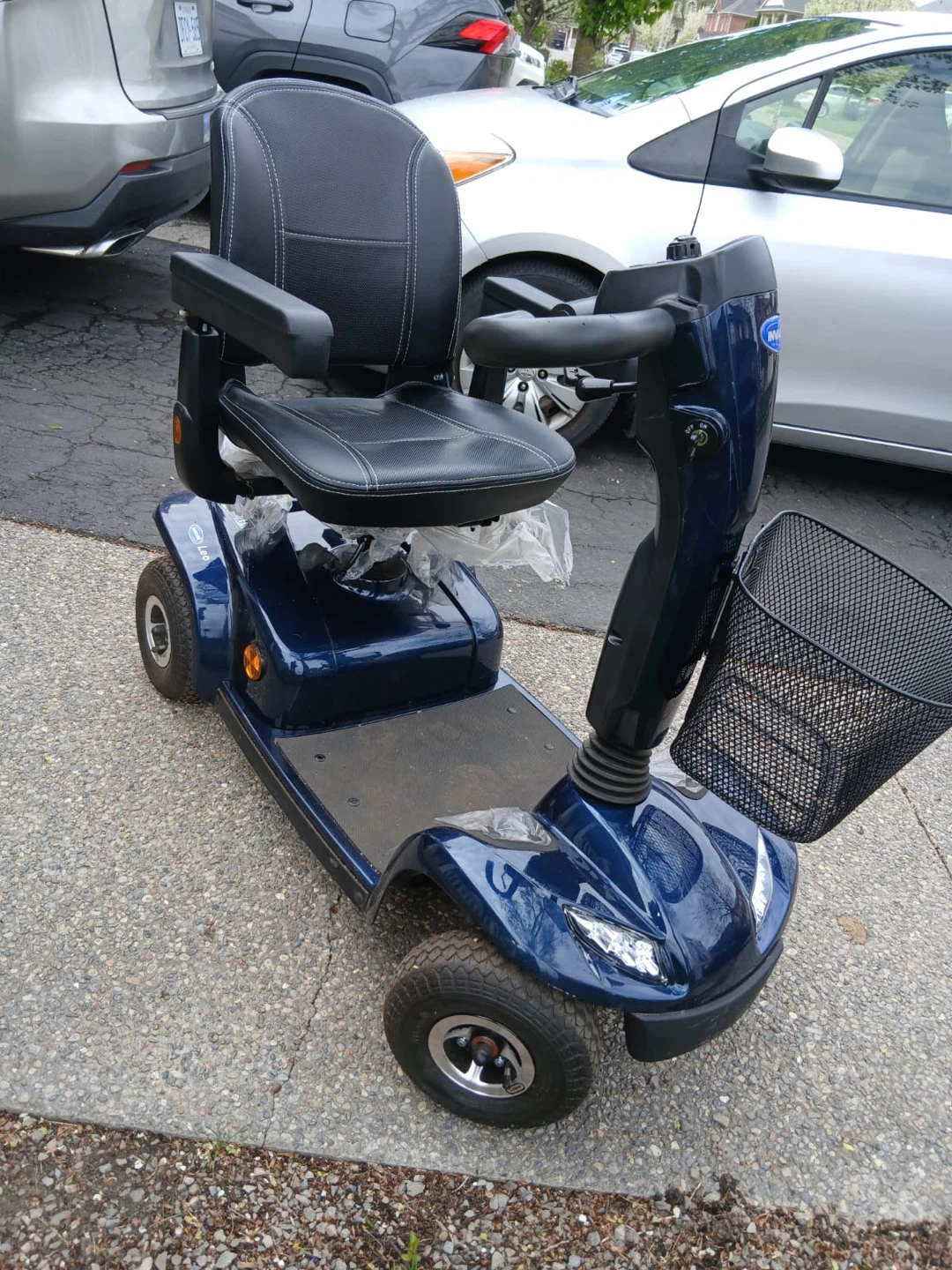 Invacare Leo Mobility Scooter - photo 2