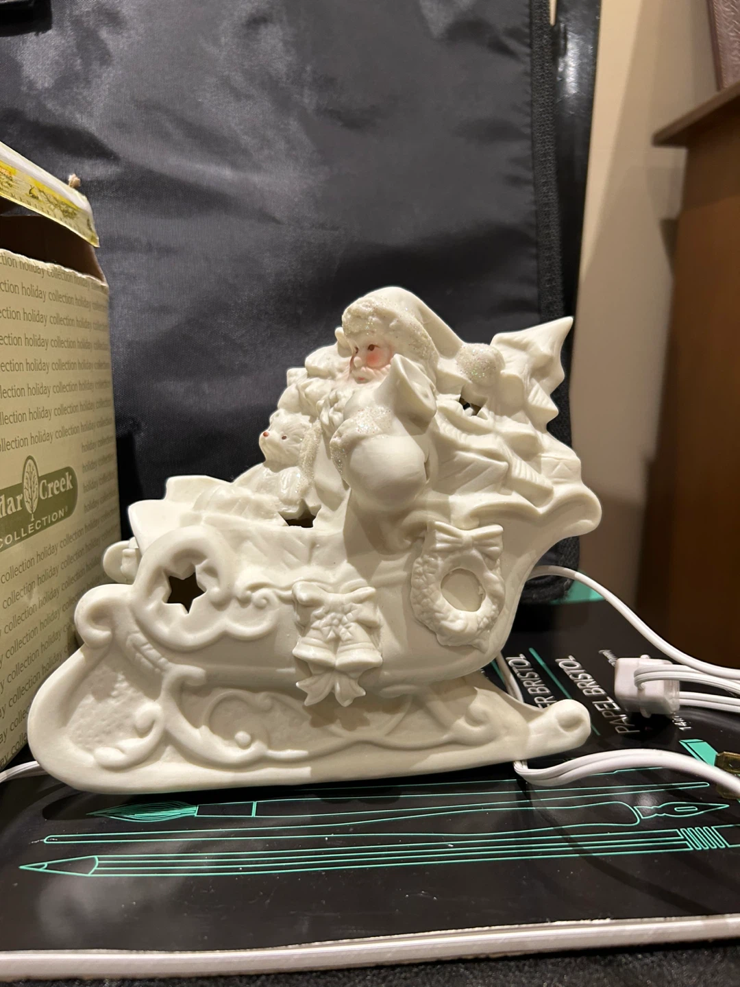 Cedar Creek Collection Christmas Sleigh Night Light - photo 3