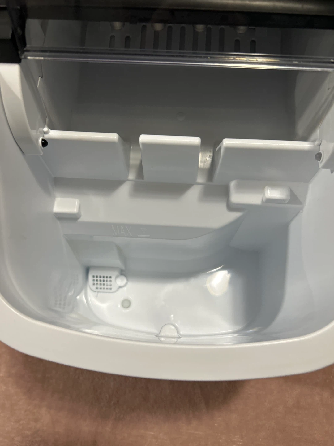 Frigidaire Ice Maker - photo 2