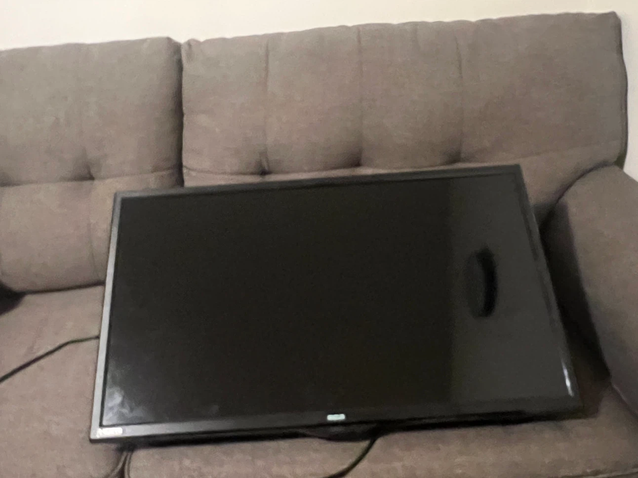 RCA Flat Screen TV 32 inch - photo 2