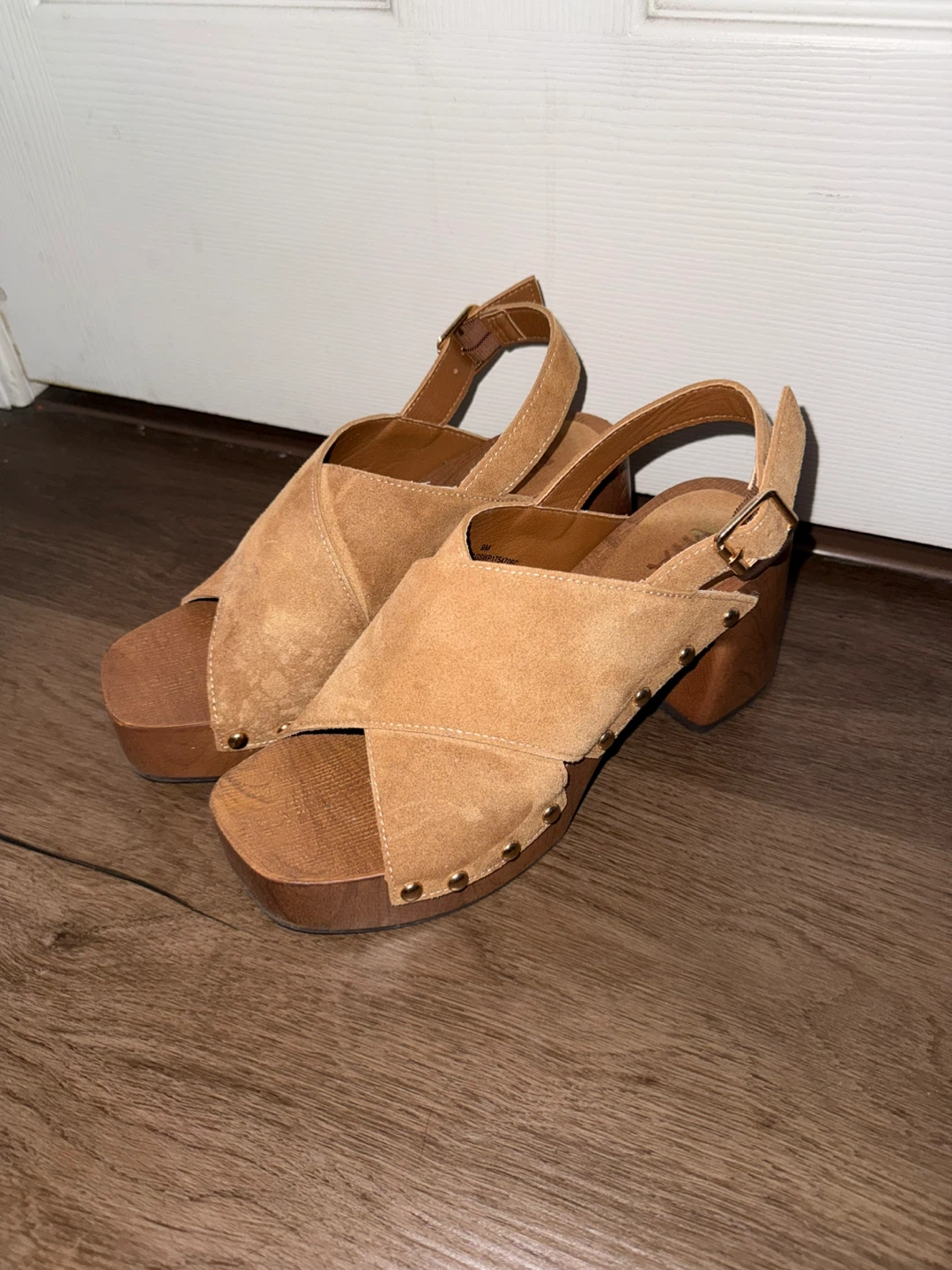 MIA Tan Suede Clog Sandals Size 9&free give away beauty product - photo 3