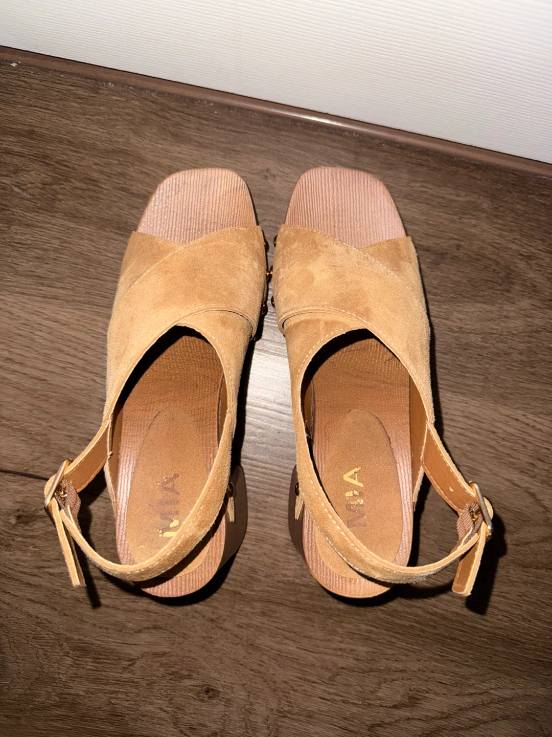 MIA Tan Suede Clog Sandals Size 9&free give away beauty product - photo 5