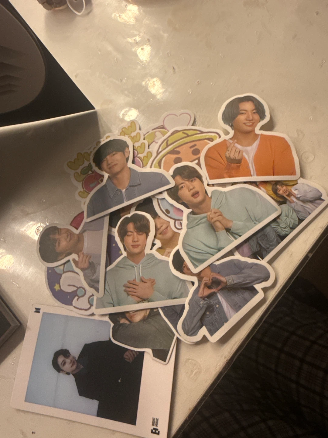 BTS Love Yourself Her CD Set with Photocards & Stickers - photo 2