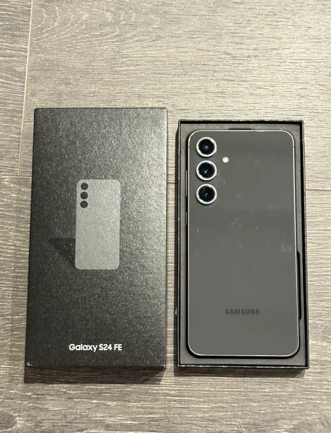 Samsung Galaxy S24 FE Smartphone