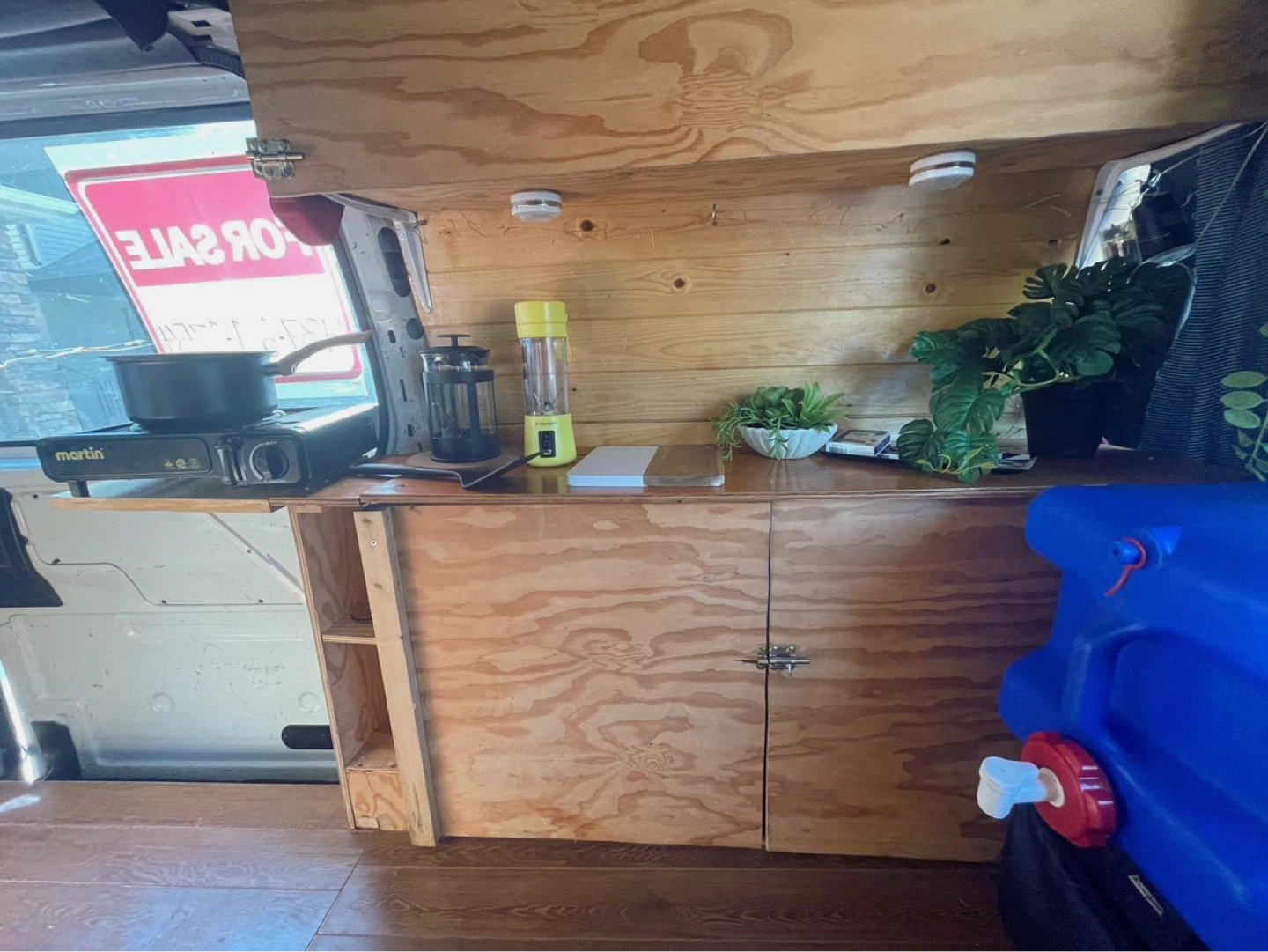 2004 GMC Safari - Short style - Clean camper build - photo 5