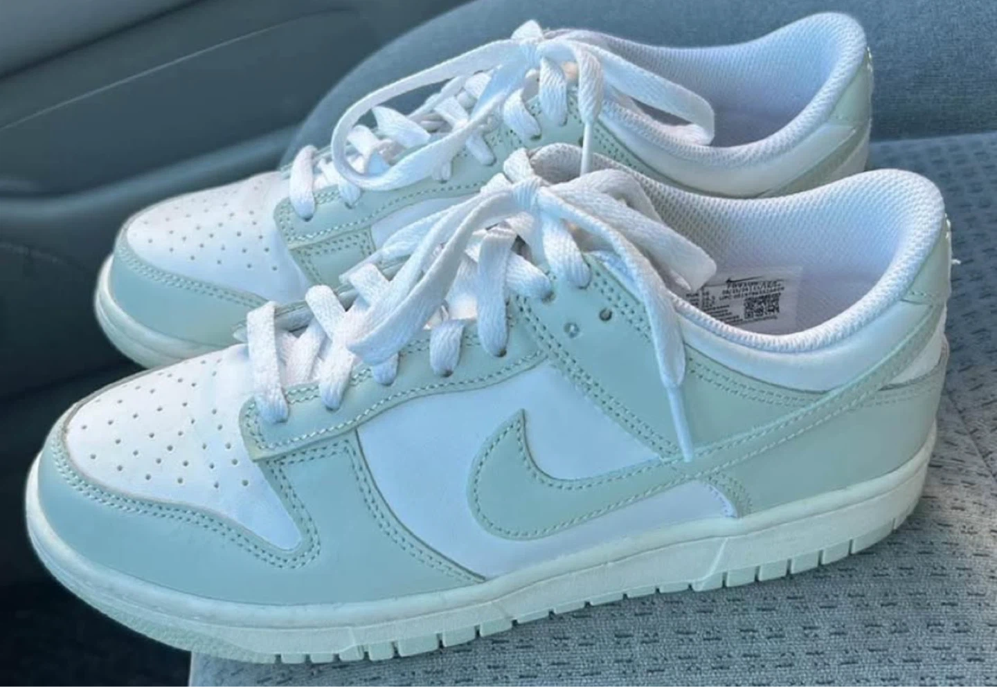 Nike Dunk Low SE Sneakers