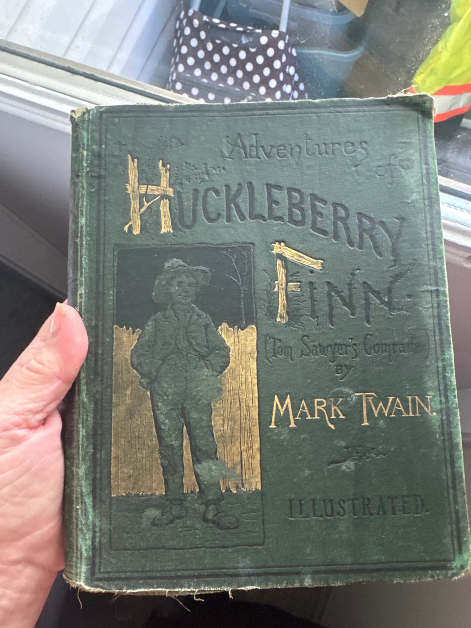 Adventures of Huckleberry Finn by Mark Twain - Illustrated