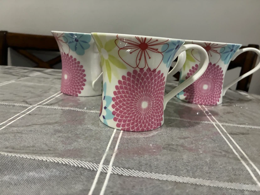 Set of 4 Floral Mugs - photo 2
