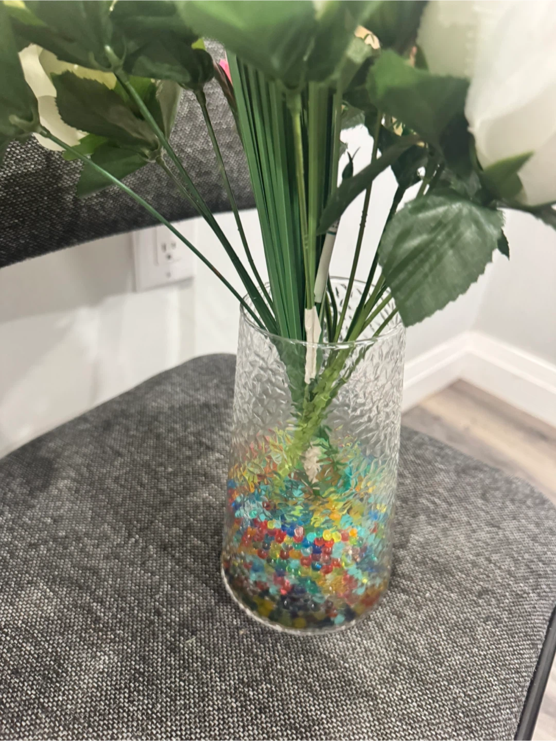 Artificial Roses Floral Arrangement in Glass Vase - photo 2