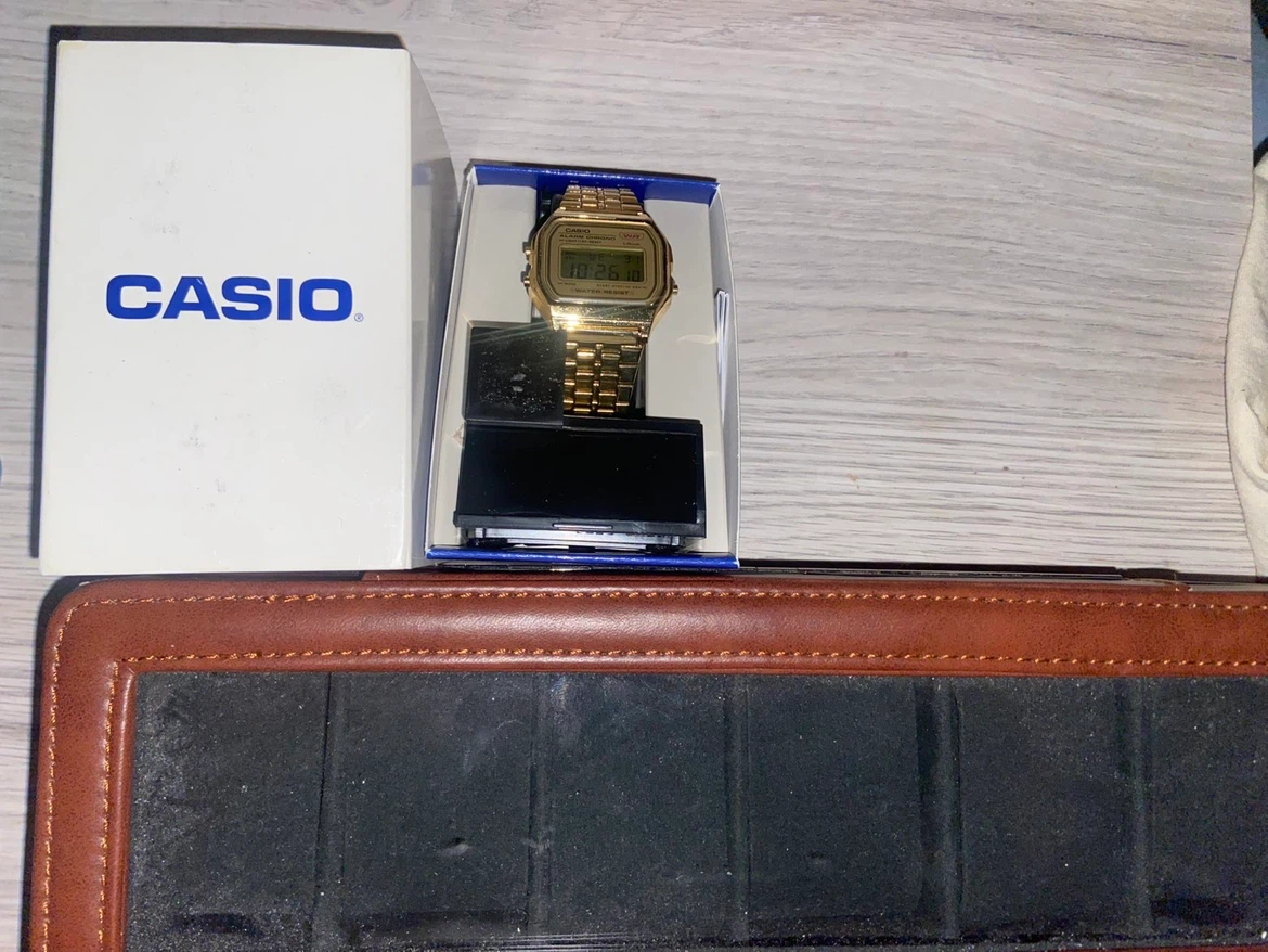 Casio Gold watch and leather case - photo 2