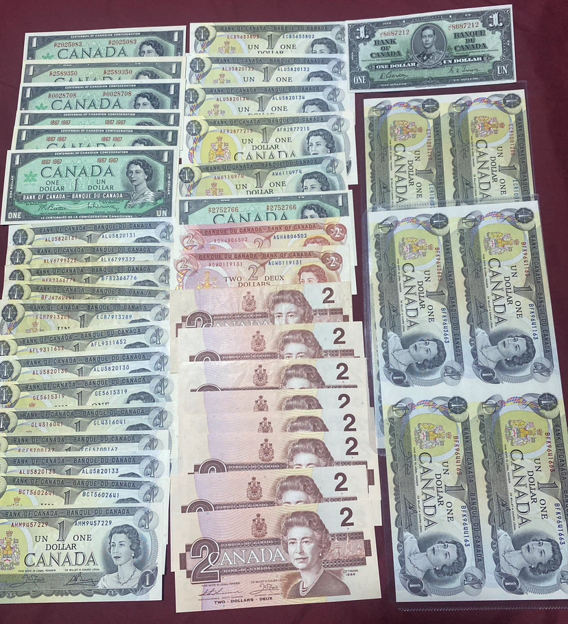 Collection of Canadian Banknotes - Various Denominations - photo 4