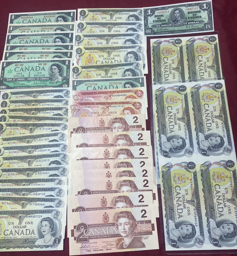 Collection of Canadian Banknotes - Various Denominations - photo 5