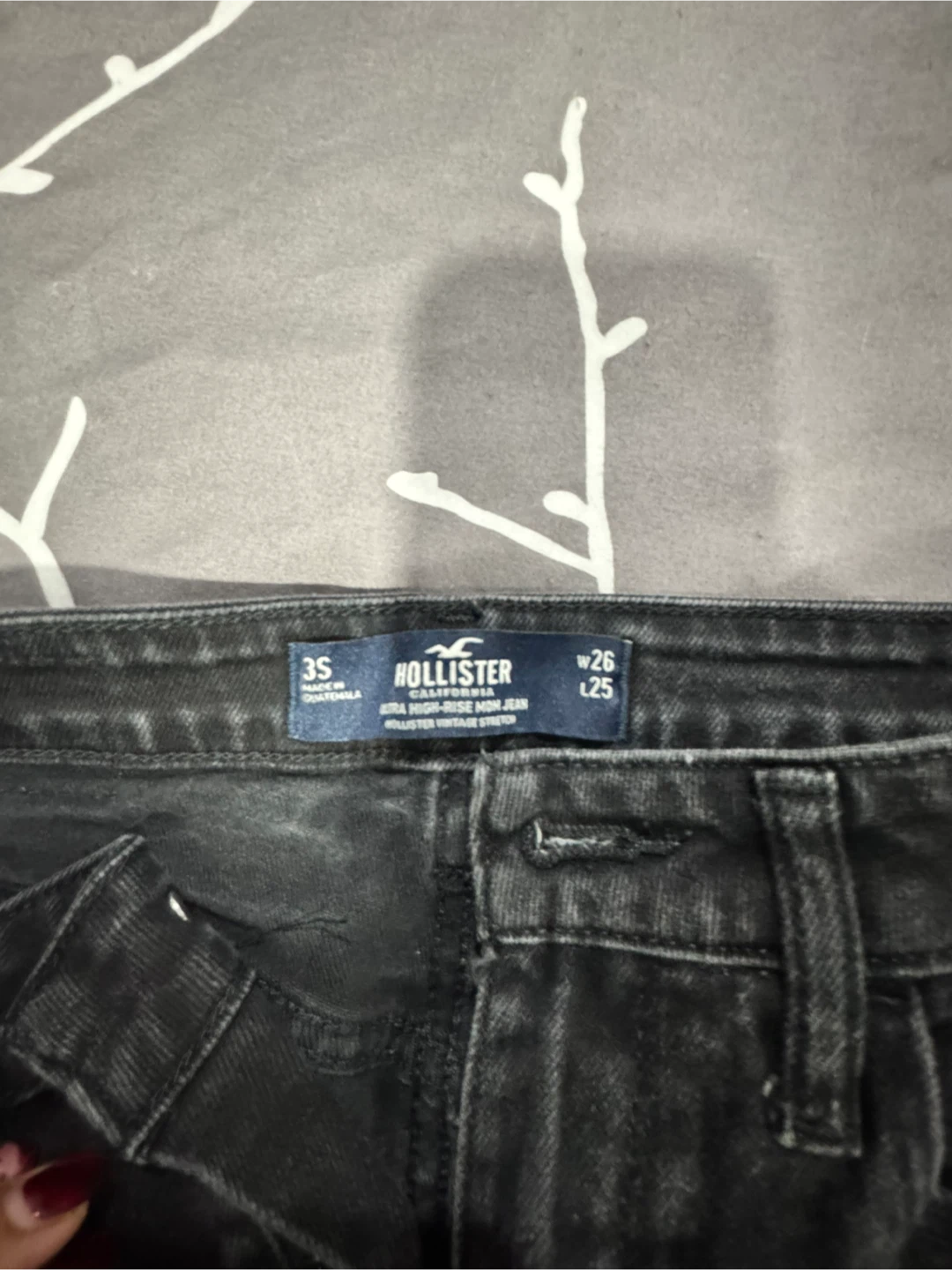 Hollister Women's Black Jeans - Size 26 - photo 2