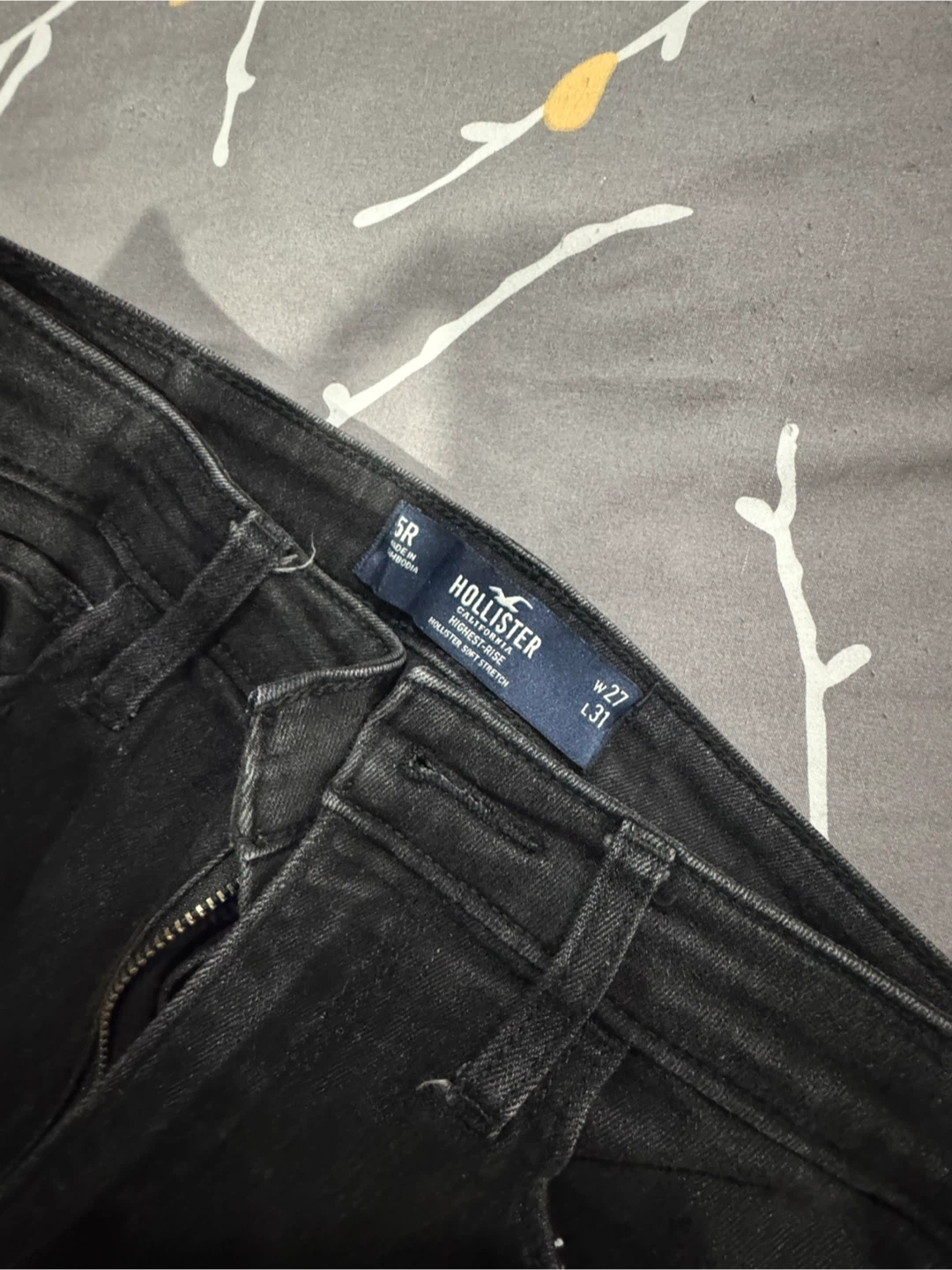 Hollister High-Waisted Flare Jeans - Black - Size 27/31 - photo 2